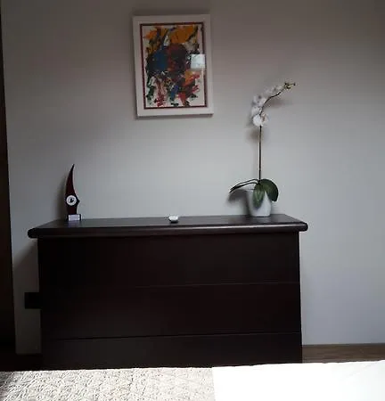 לינה וארוחת בוקר Arte